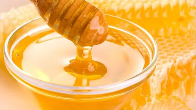 O singură lingură din această miere tratează diabetul și cancerul