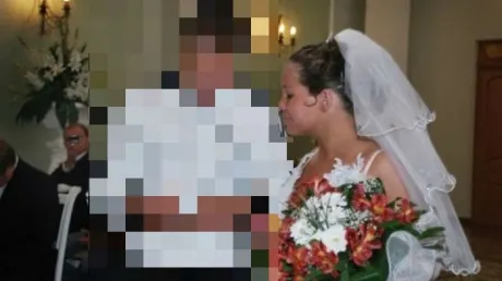 Ea era cea mai frumoasă mireasă. Când familia l-a văzut însă pe mire, s-a lăsat tăcere