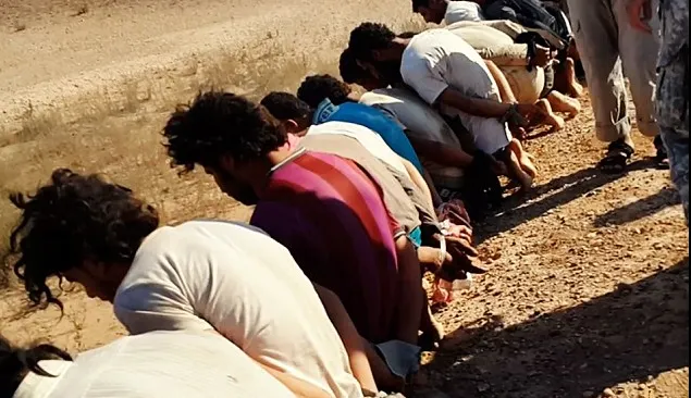 Statul Islamic a aruncat 25 de oameni într-un vas umplut cu acid azotic