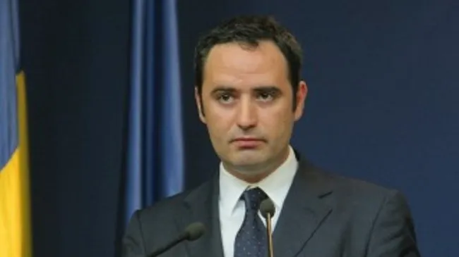 Ministrul Finanțelor anunță CONTROL intern după cozile de la ANAF din București. Ce spune Alexandru Nazare despre nerespectarea regulilor în plină epidemie