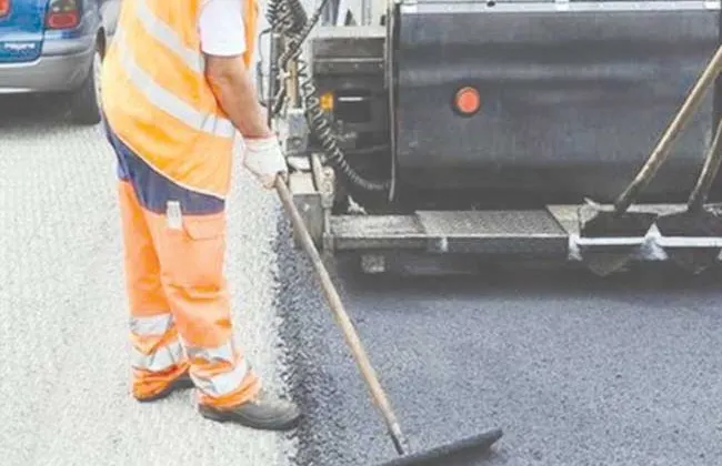 Lucrările la bulevardul Tomis din Constanţa, un flintic, care durează o veşnicie 