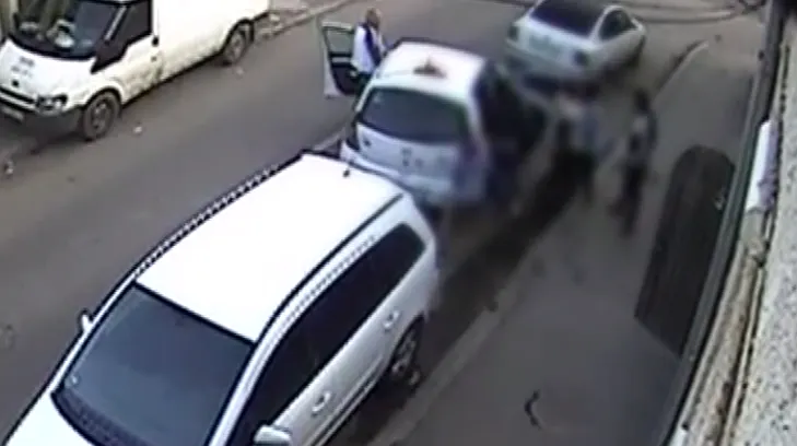 Scene de groază în Galaţi. O femeie cu un copil în braţe, bătută crunt