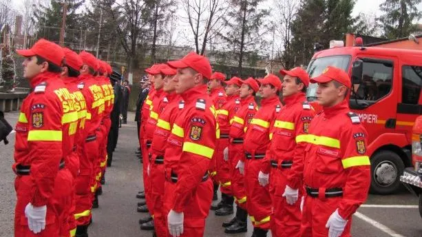 Anunţul Guvernului pentru toţi cei care vor să facă voluntariat în situații de urgență