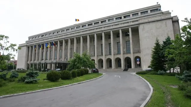 Credeţi că Guvernul va ceda în faţa sindicatelor din educaţie, privind creşterea salariilor?