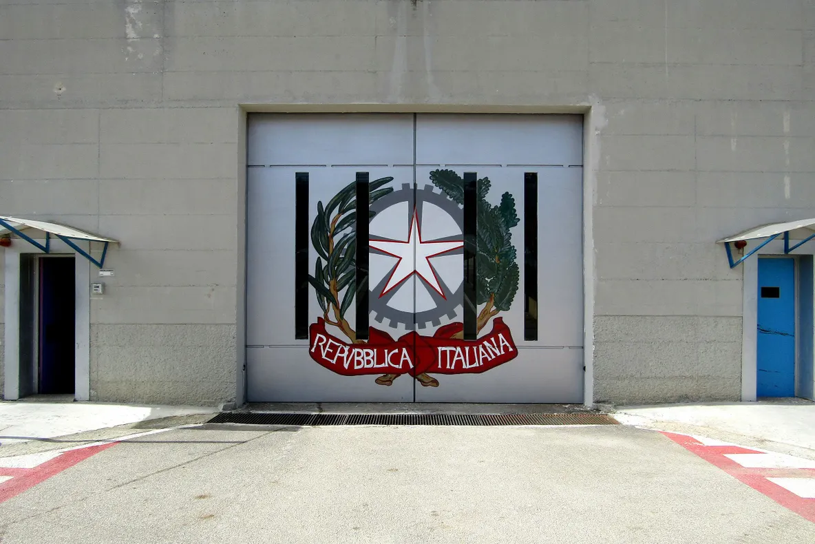 Cum arată închisoarea din Italia pe care deţinuţii nu vor să o părăsească