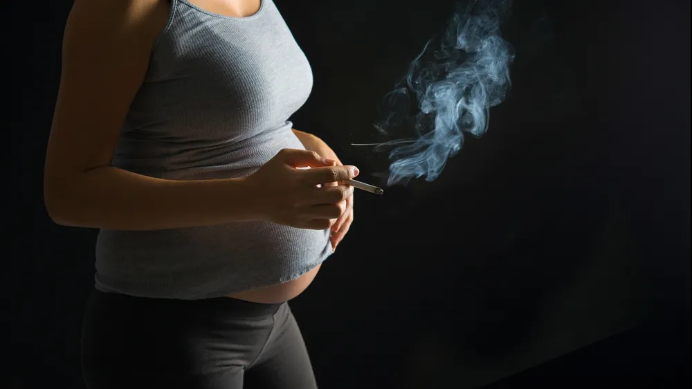 Abia acum s-a aflat adevărul. Ce se întâmplă, de fapt, dacă o femeie fumează în timpul sarcinii