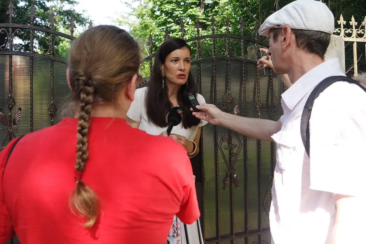 Euronews: Clotilde Armand - franţuzoaica hotărâtă să schimbe faţa politicii din România