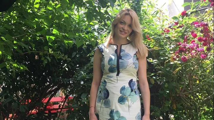 Valentina Pelinel, prima plimbare cu fiul ei. Fotografia de peste 10.000 de like-uri pe Facebook