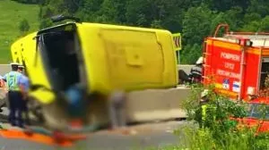 Autocar răsturnat la Braşov. Detaliul cutremurător dezvăluit de anchetă