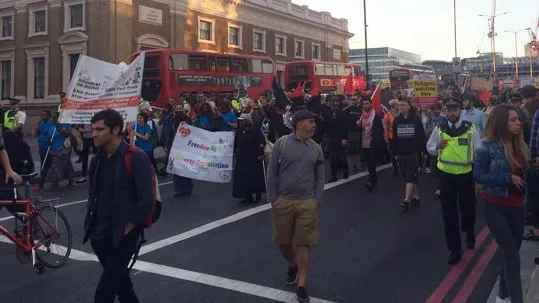 Protest în centrul Londrei după Brexit. Mii de tineri au cerut rămânerea în UE