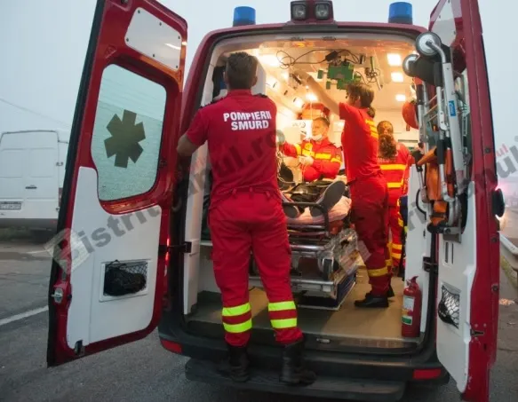 Accident cu cinci victime pe DN1, în localitatea Apoldu de Sus. Una dintre victime a decedat