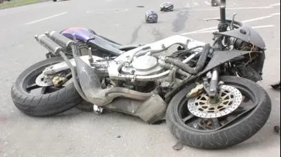 Motociclist decedat în urma coliziunii cu un autoturism