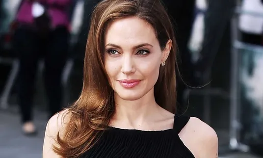 Dieta-şoc a Angelinei Jolie: pierzi kilogramele în plus într-un timp record 