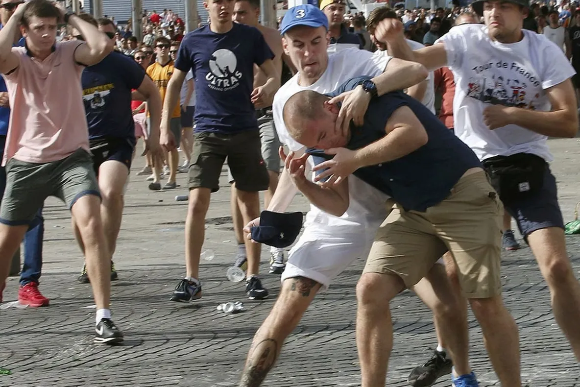 EURO 2016. Pedepse dure la turneul final: s-a lăsat cu închisoare cu executare