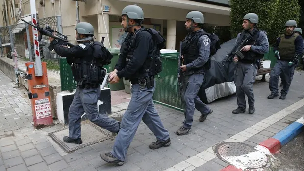 ATAC ARMAT într-un mall din Tel Aviv: teroriștii erau deghizați în "evrei ultraortodocși"