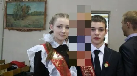 Detaliul horror dintr-o fotografie de la petrecerea de sfârşit de an şcolar 