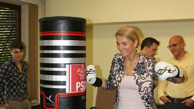 PNL cere Guvernului să dea OUG pentru votul din diaspora: mai multe secţii şi înregistrare online