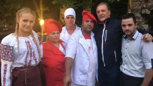 Armand Assante a mâncat purceluș la proțap, în Bacău