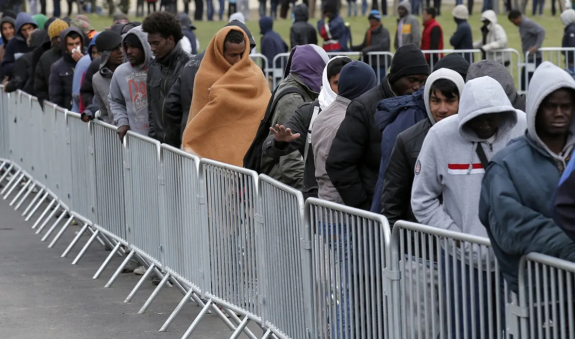Franța: Cea mai vastă operațiune de evacuare a migranților din ultimul an