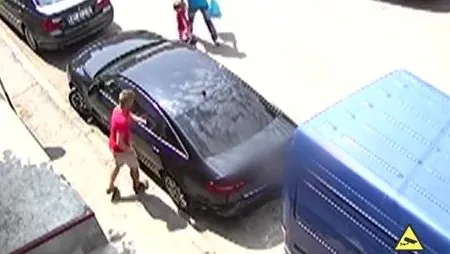 Bolid de lux, spart în plină zi! Camerele de supraveghere au surprins totul 