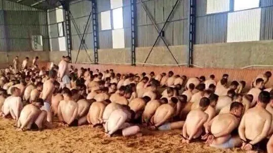 Nu e o fermă de pui, ci sunt soldați din armata Turciei! Imaginile care au șocat lumea întreagă