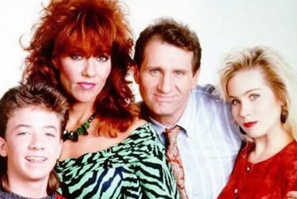 Cum arată actorii din serialul "Familia Bundy" în prezent. Îţi vine să crezi? - FOTO