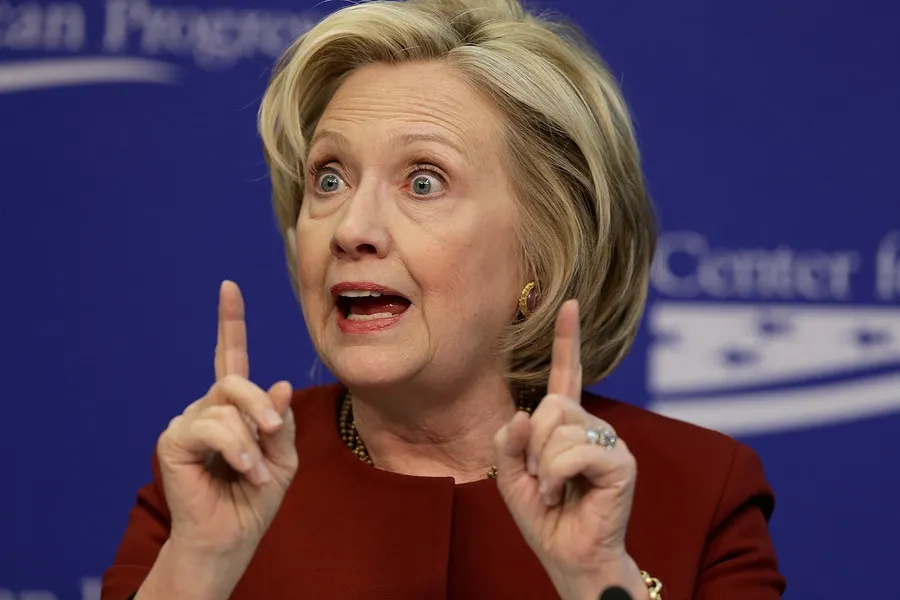 CALE LIBERĂ. FBI: Nu se impune urmărirea penală a lui Hillary Clinton în cazul email-urilor