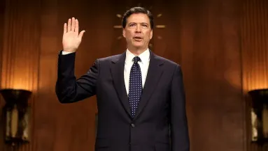 Trump intenţionează să îl păstreze în funcţie pe directorul FBI, James Comey - surse