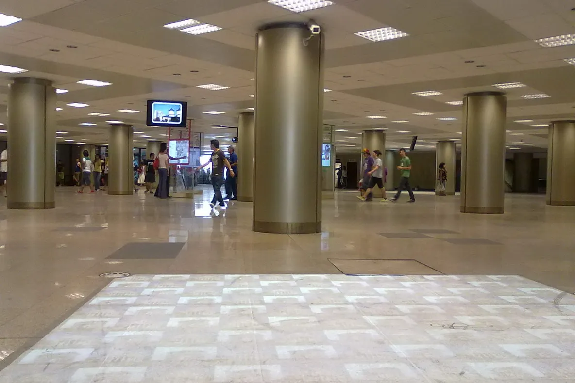 Alertă falsă în Pasajul de la Universitate, după ce a fost găsit un bagaj suspect 