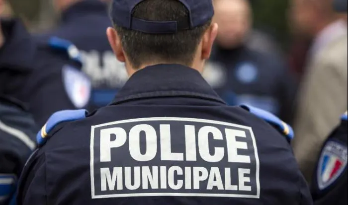 Voia să se urce înarmat într-un autobuz. Bărbat arestat în orașul francez Lille