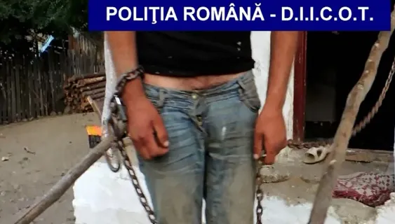Cazul sclavilor ţinuţi în lanţuri a ajuns în presa internaţională. Cum relatează Euronews 