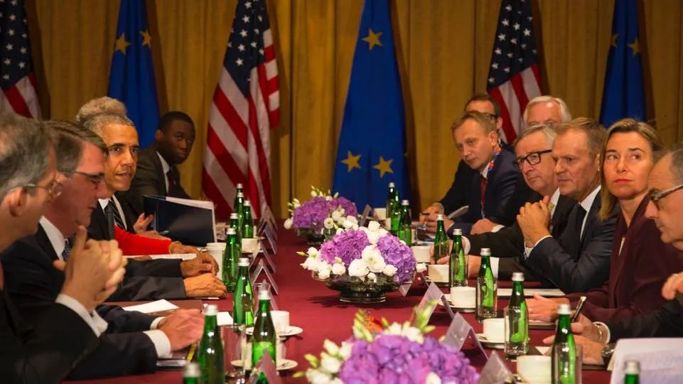 NATO întăreşte prezenţa militară în România şi va menţine trupele în Afganistan 