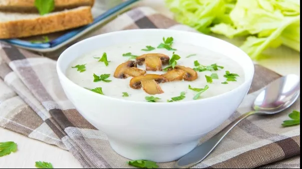 Cum faci cea mai bună supă cremă de ciuperci şi nuci. E absolut delicioasă!