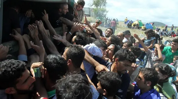 Ungaria aplică măsuri suplimentare antiimigraţie la frontierele cu Serbia şi Croaţia
