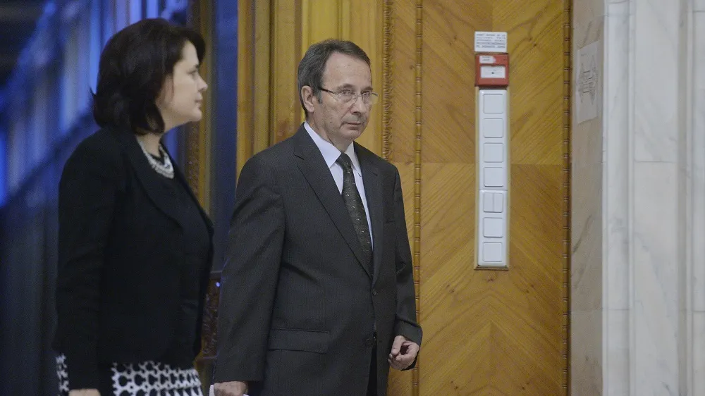Lecțiile lui Valer Dorneanu pentru judecătorii Curții Constituționale