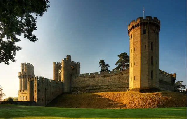 A mers să viziteze un castel. A intrat și... Nici acum nu-și mai revine din șoc! Ce a descoperit