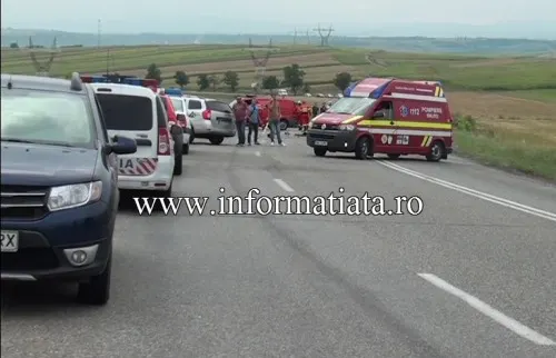 Carambol cu 4 maşini la Suceava, din cauza unui vitezoman cu bolid de lux. Două persoane, la spital 