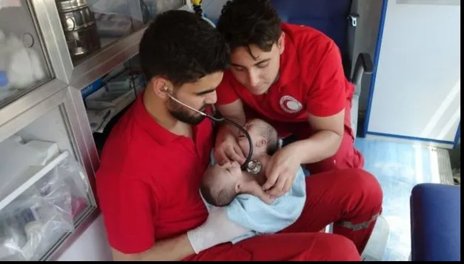 Caz uluitor în Siria cuprinsă de război. Doi gemeni siamezi au uimit lumea medicală
