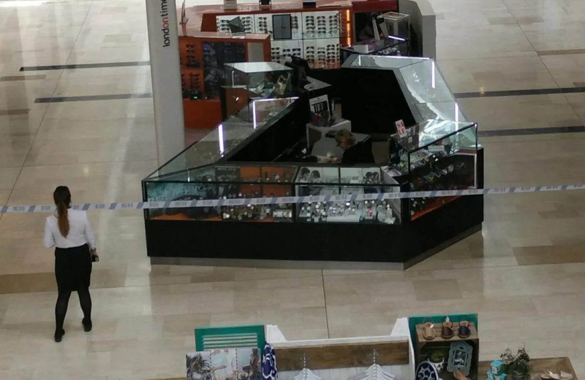 Atac armat într-un mall - Trei persoane au murit și alte trei sunt grav rănite