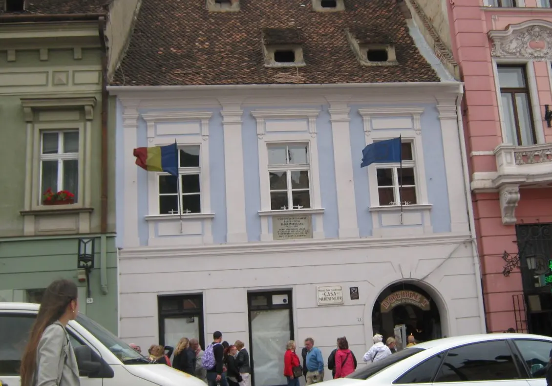 Descoperire extraordinară,în podul uneia din cele mai vechi case din Braşov. E acolo de sute de ani!