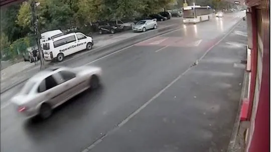 Şoferul care a lovit o femeie şi a fugit de la locul accidentului mai avea un dosar penal