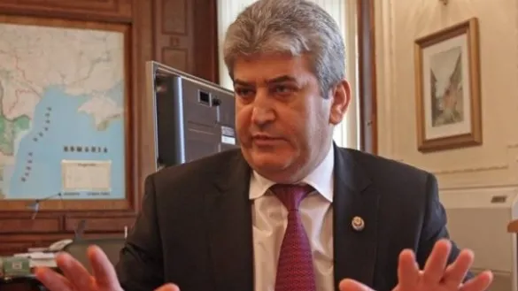Gabriel Oprea contestă decizia de plagiat