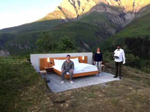 Imagini care-ți taie respirația. Cum arată o camera de hotel aflată în aer liber