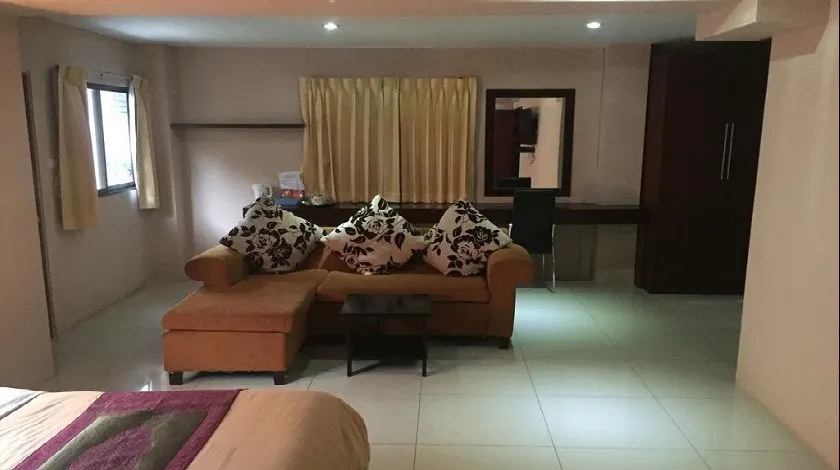 Au simțit un miros ciudat în camera de hotel, dar au înnoptat acolo. Au făcut greșeala vieții