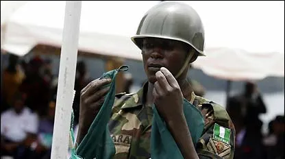 Trei militari nigerieni, executaţi de un "preot"!