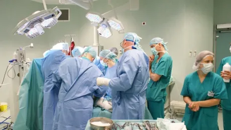 A mers la spital pentru o operaţie la rinichi. Când s-a trezit, a început să plângă în hohote