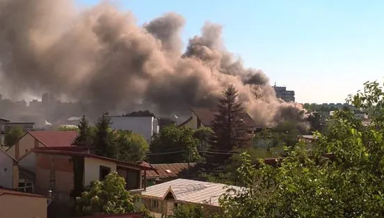 INCENDIU puternic lângă spitalul Marie Curie din Capitală 