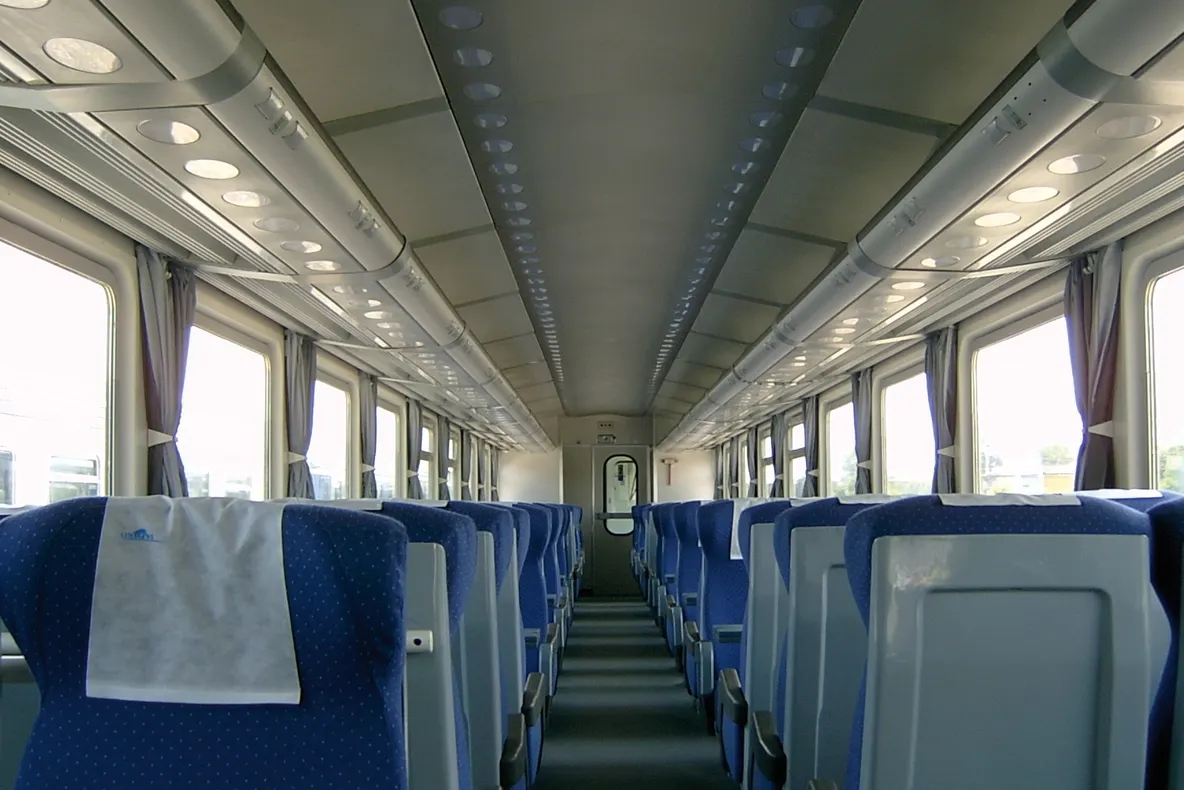 A adormit în tren preț de câteva ore. Când s-a trezit, stupoare. Ce făceau călătorii din jurul ei