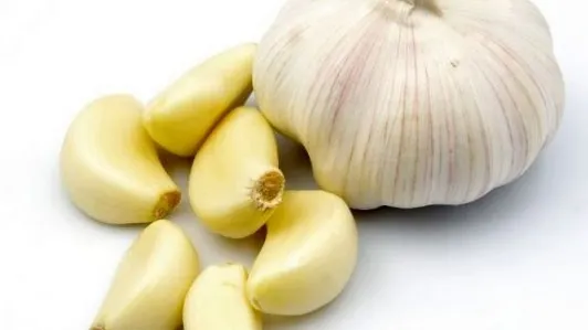 6 utilizări neobişnuite ale usturoiului
