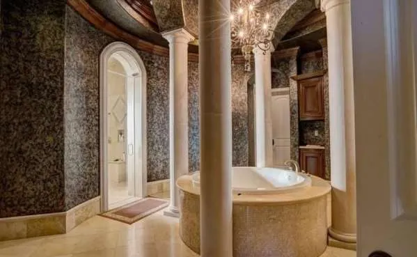 Impresionant! Cum arată în interior casa de 3,5 milioane de euro a lui Justin Bieber